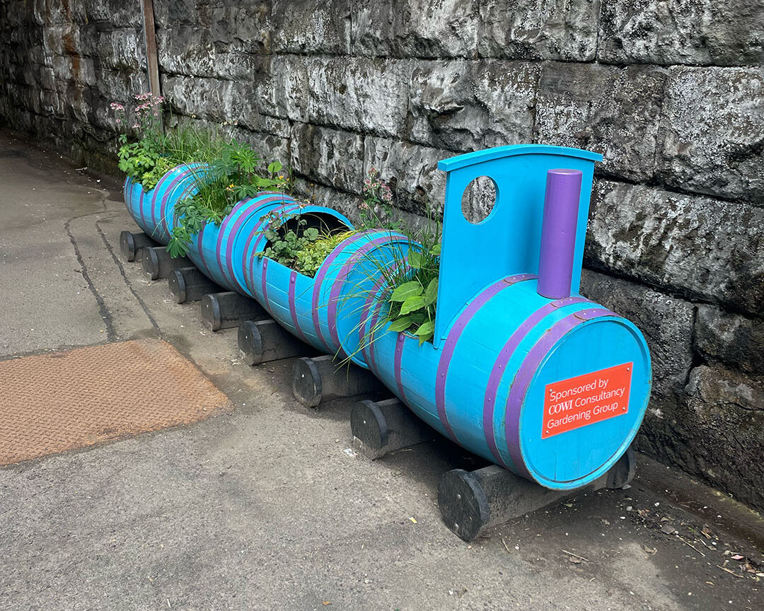 charing-corss-planter